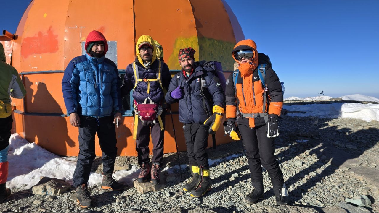 گزارش صعود حماسی به سپیدی مطلق؛ شب‌نوردی بر فراز توچال