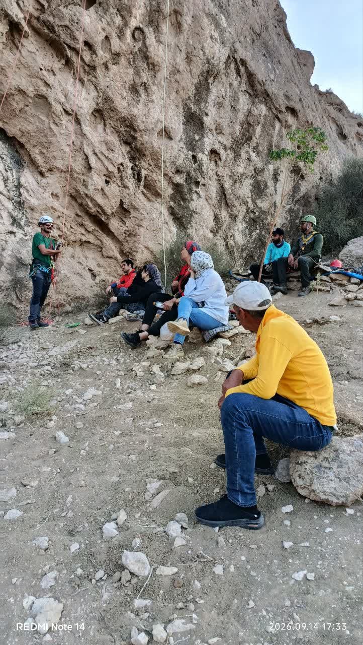 گزارش کارگاه اموزشی دره نوردی صعود و فرود