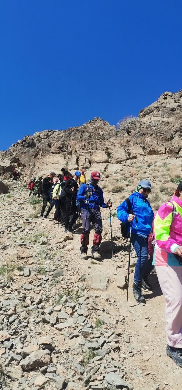 گزارش صعود قله حلیل باشگاه کوهنوردی زاگرس